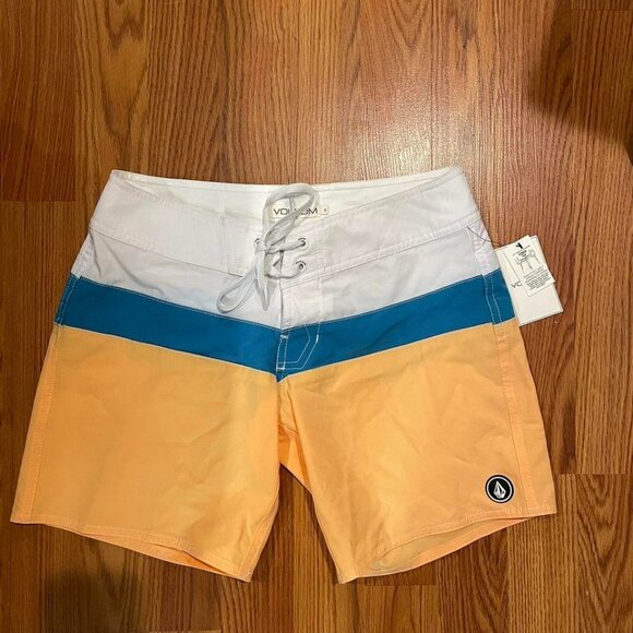 NWT Women's Volcom Boardshorts - Picture 1 of 3